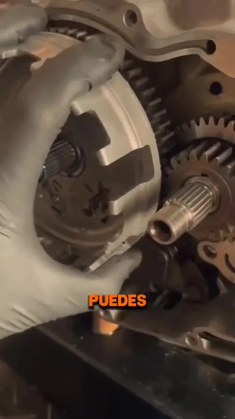 Motor abierto de motocicleta